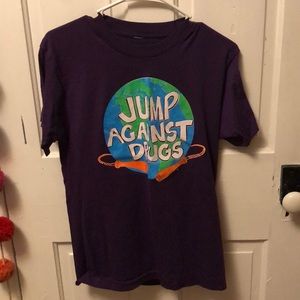 Vintage “jump against drugs” T.